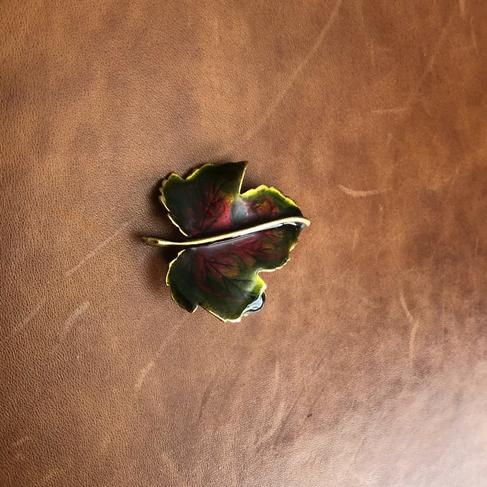 Maple leaf Brooch